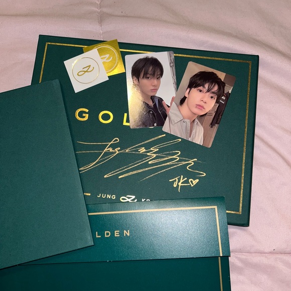 Jungkook Signed Golden Album - Picture 3 of 6